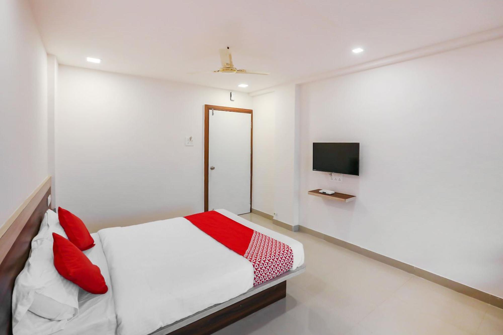 Hotel O Pingara Executive Phursungi Esterno foto