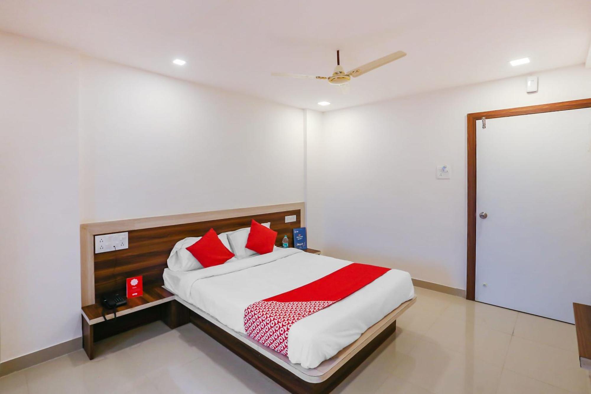 Hotel O Pingara Executive Phursungi Esterno foto