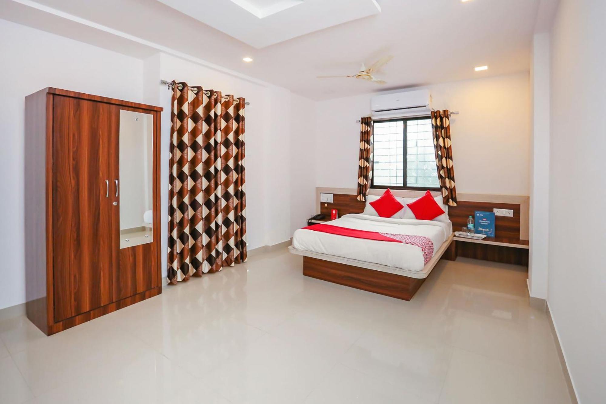 Hotel O Pingara Executive Phursungi Esterno foto