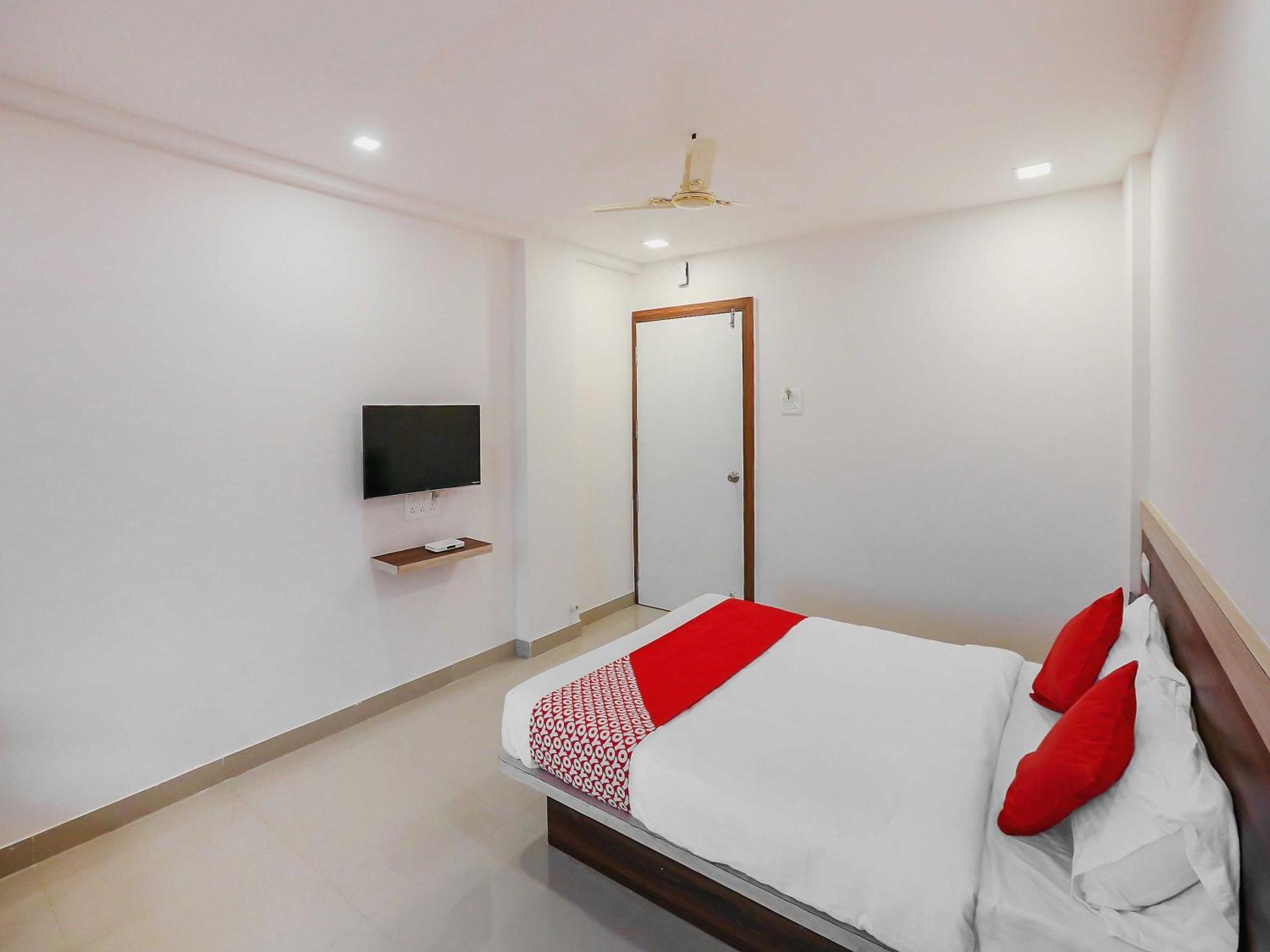 Hotel O Pingara Executive Phursungi Esterno foto