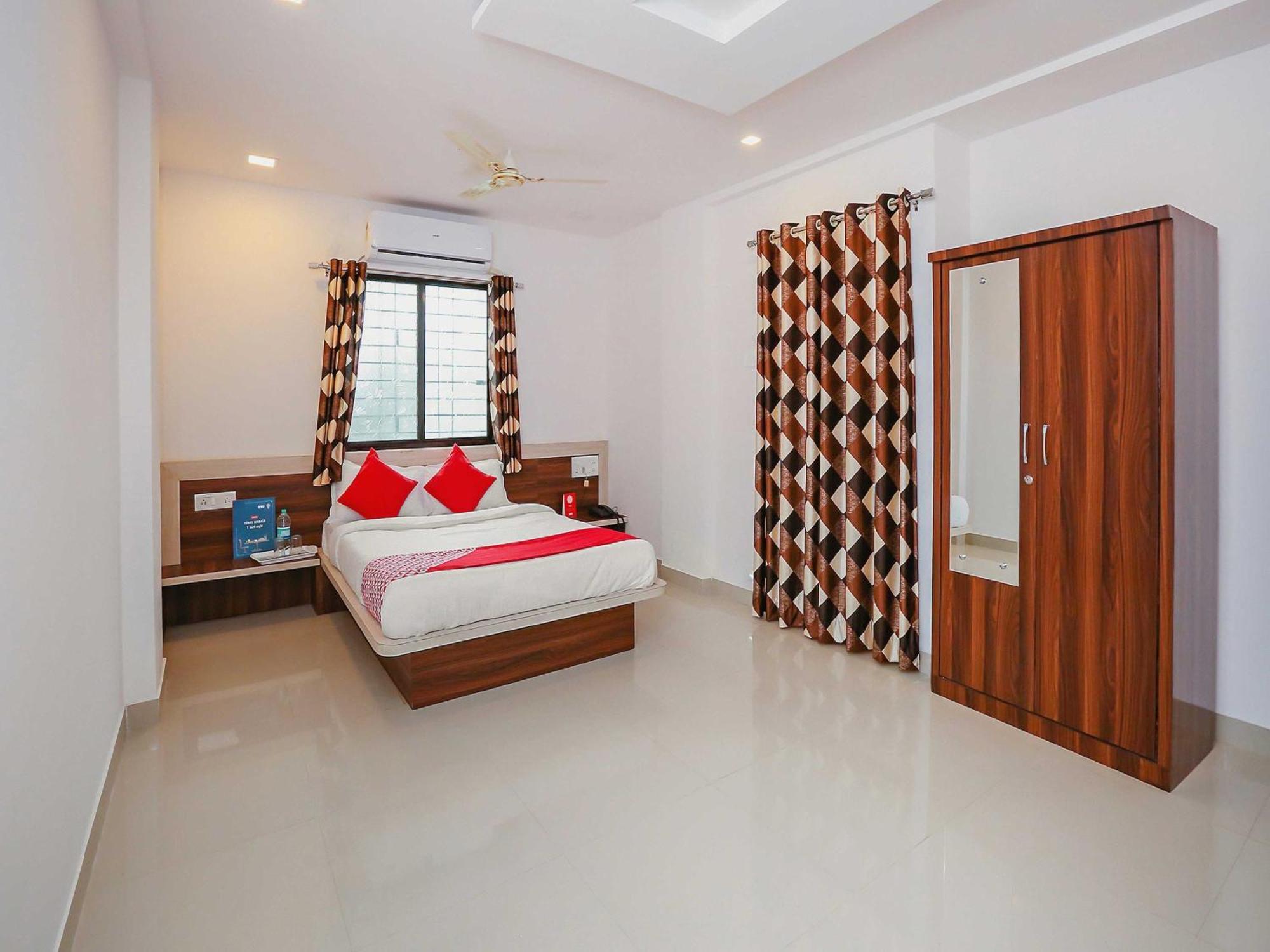 Hotel O Pingara Executive Phursungi Esterno foto