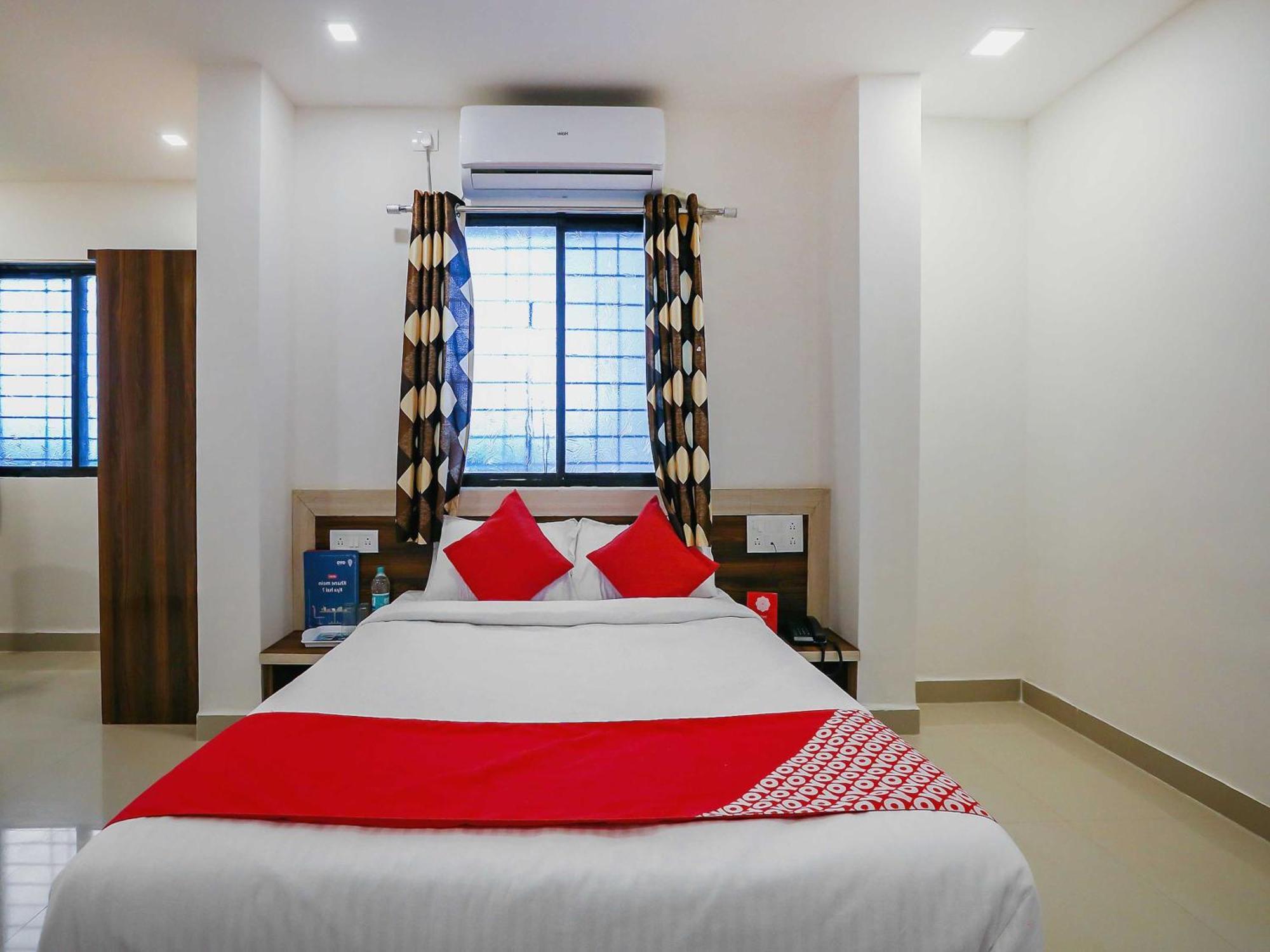 Hotel O Pingara Executive Phursungi Esterno foto